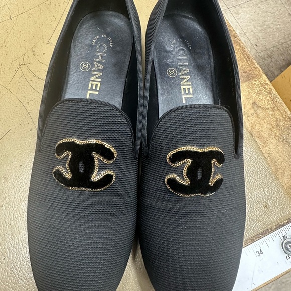 Authentic Chanel Loafers - Extremely good condition! Size 38 - Picture 1 of 5